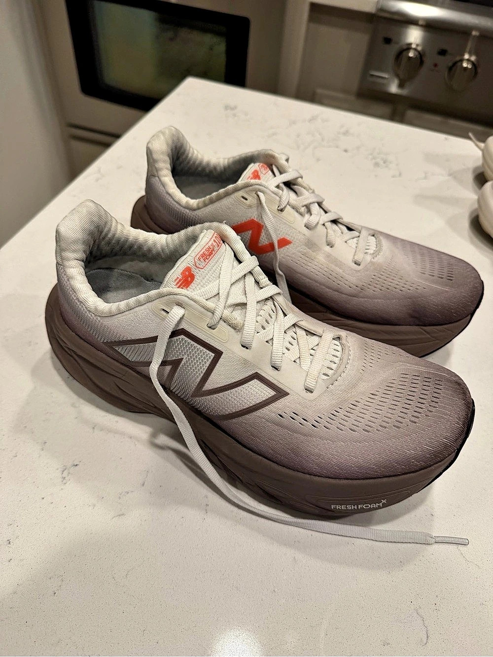 New Balance Fresh Foam X 1080v14 Women's Gray & Pink US 8.5 Athletic Shoes